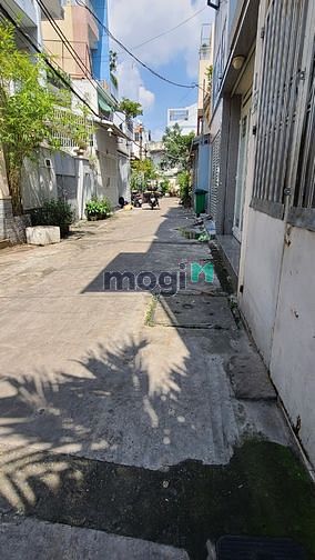 Hình ảnh Bán mới đẹp,đường Lạc Long Quân, Tân Bình,30m2, 4 tầng.