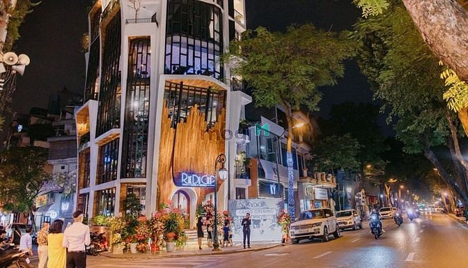 Hình ảnh Cho thuê toà nhà căn góc phố Tràng Thi