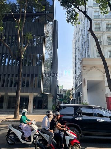Hình ảnh Cho thuê nhà GÓC 2MT 24-26 Phạm Ngọc Thạch, Phường 6, Quận 3