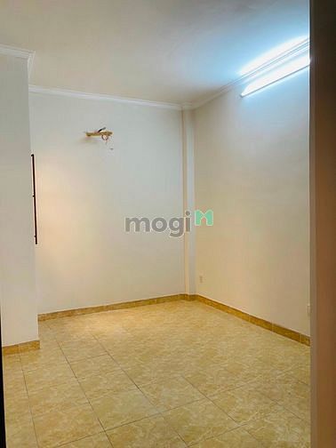 Hình ảnh Cho thuê nhà 4PN hẻm oto ngay nhà thờ Tân Mai