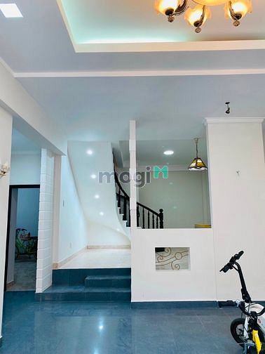 Hình ảnh Cho thuê nhà 4PN hẻm oto ngay nhà thờ Tân Mai