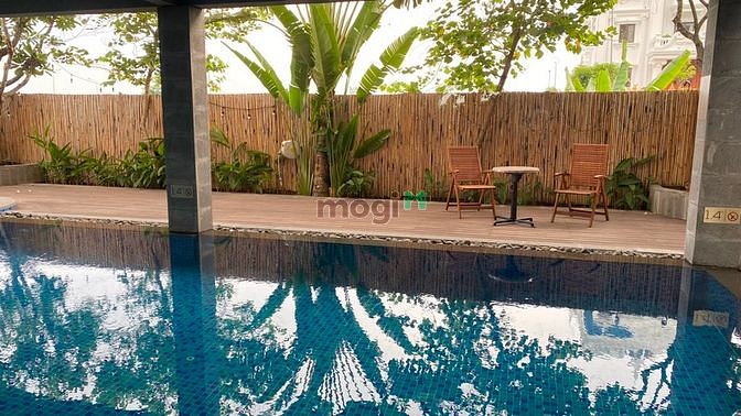 Hình ảnh Hoa Mộc Lan bên ô cửa .