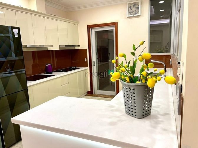 Hình ảnh Cho thuê Penthouse Star Hill  330m² 4PN, 2ô xe hơi Giá thuê 60tr/tháng