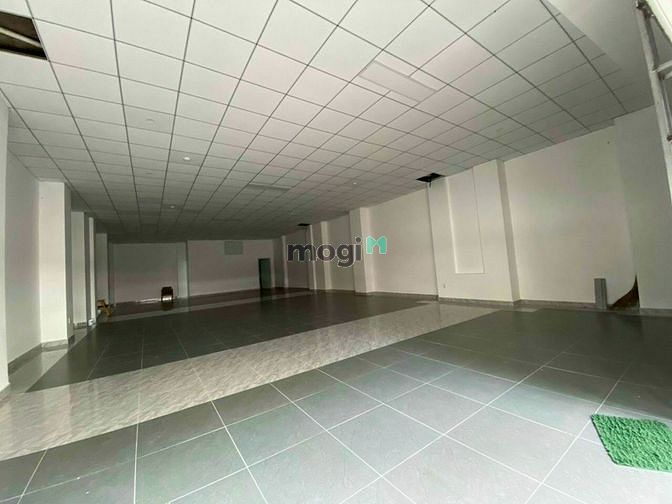 Hình ảnh Mt Phan Huy Ích 8x 20m Sàn Suốt giá 50tr/ th