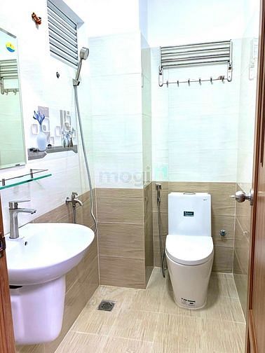Hình ảnh CHDV MỚI diện tích lớn ở được 4ng, có ban công, FREE gửi xe, giáp Q10
