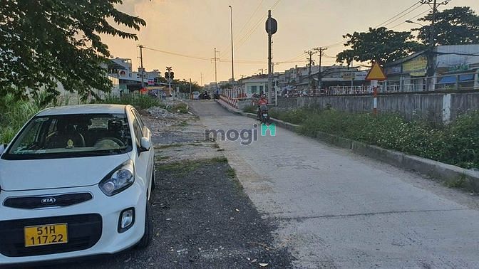 Hình ảnh Bán gấp lô đất MT Nguyễn Xí - Phạm Văn Đồng, 4mx17m, 5.5tỷ
