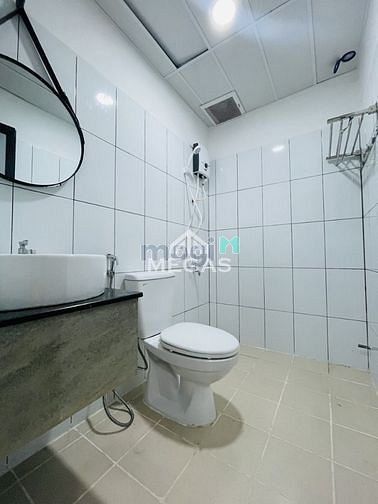 Hình ảnh Phòng ban công cửa sổ lớn diện tích 35