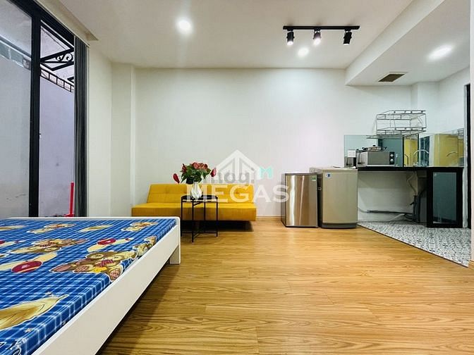 Hình ảnh Phòng ban công cửa sổ lớn diện tích 35