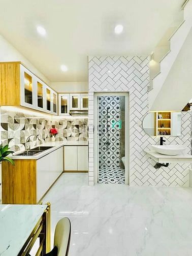 Hình ảnh Bán nhà mới đường  Tôn Đản, quận 4. SHR