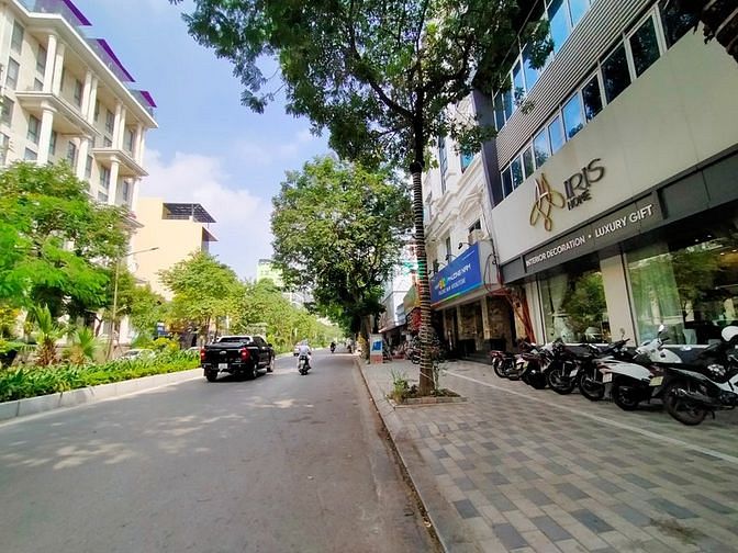 Hình ảnh Gấp! Cần bán đất phố Lạc Long Quân, Tây Hồ, chỉ  ra phố oto tránh 178m
