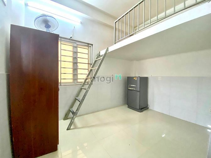 Hình ảnh Phòng full nội thất - cửa sổ lớn