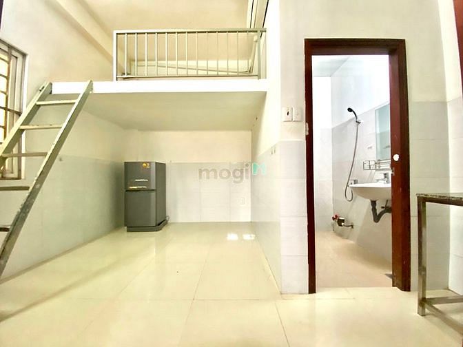 Hình ảnh Phòng full nội thất - cửa sổ lớn