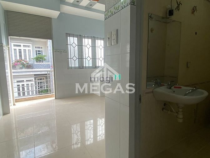 Hình ảnh Phòng Ban Công Rộng Rãi Thoáng Mát