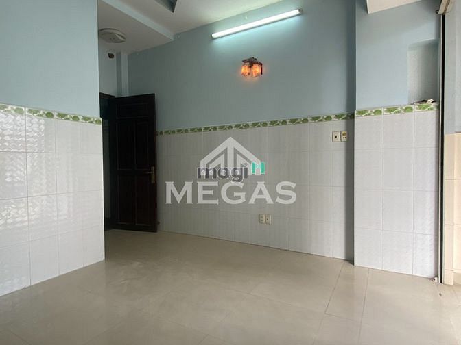 Hình ảnh Phòng Ban Công Rộng Rãi Thoáng Mát
