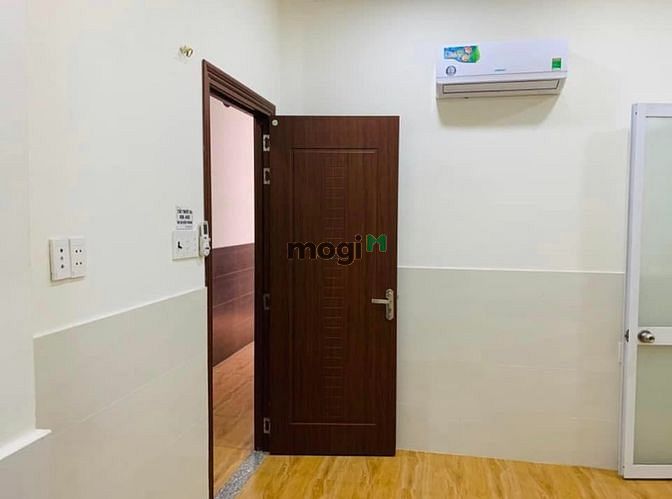 Hình ảnh Ban Công Giếng Trời Có Máy Lạnh Tân Quý - Tân Phú