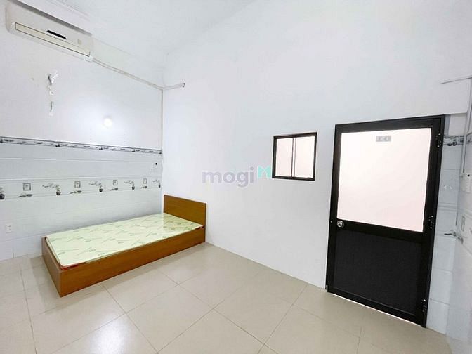 Hình ảnh Nhà mới xây full nội thất có thang máy vào ở ngay
