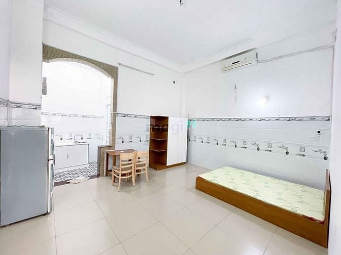 Hình ảnh Nhà mới xây full nội thất có thang máy vào ở ngay