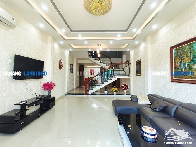 Hình ảnh Nhà đẹp 4 phòng ngủ gần Vincom - B211
