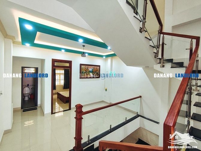 Hình ảnh Nhà đẹp 4 phòng ngủ gần Vincom - B211