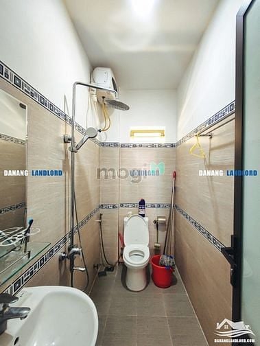 Hình ảnh Nhà đẹp 4 phòng ngủ gần Vincom - B211