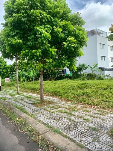 Hình ảnh Sang gấp lô đất đường Liên Phường, Phước Long B, quận 9. Dt 90m2.