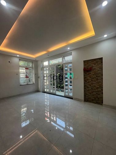 Hình ảnh Cần cho thuê nguyên căn / Hoàng văn thụ 2 mặt tiền thoáng.
