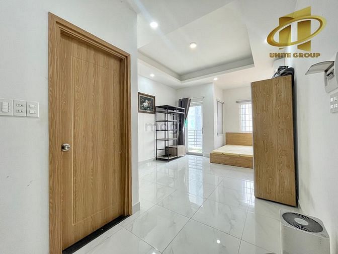 Hình ảnh Ban công_Cao Thắng,q10_CT Dân Chủ,ĐH Kinh tế,Vạn Hạnh Mall,Huflit