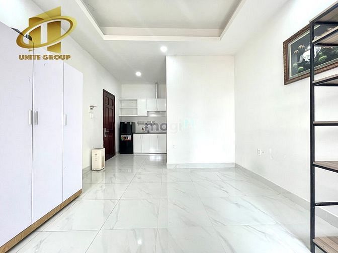 Hình ảnh Ban công_Cao Thắng,q10_CT Dân Chủ,ĐH Kinh tế,Vạn Hạnh Mall,Huflit