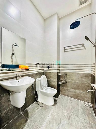 Hình ảnh Căn nhà phố 2 tầng ngay sát Sân bay Tân Sơn Nhất.