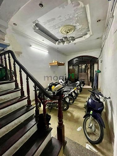 Hình ảnh Bán nhà Trường Chinh, 36m2, 5 tầng, 9 phòng, lô góc, 4.5 tỷ