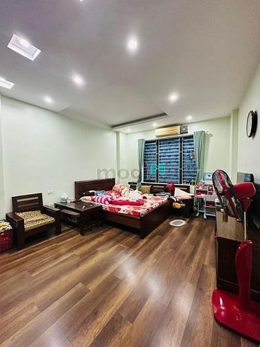 Hình ảnh Bán nhà đẹp Pháo Đài Láng, 35m2, 5 tầng, 4.4 tỷ