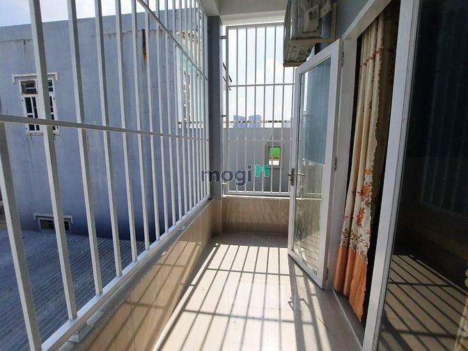 Hình ảnh CHDV Full NT - ban công - Cầu Kênh Tẻ quận 4