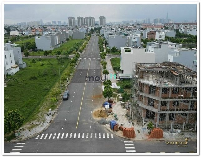 Hình ảnh Bán Gấp Nền MT KINH DOANH SHR đối diện khu ĐÔNG TĂNG LONG