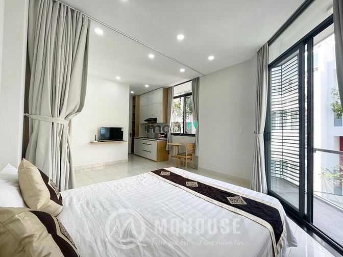 Hình ảnh Cho thuê STUDIO Luxury bancol rộng gần sân bay tân sơn nhất