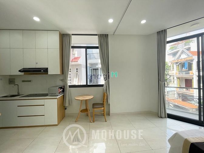 Hình ảnh Cho thuê STUDIO Luxury bancol rộng gần sân bay tân sơn nhất