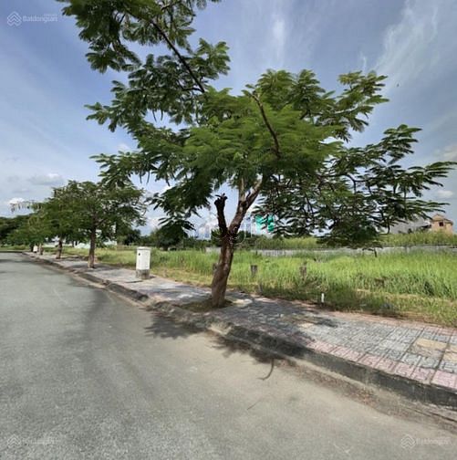 Hình ảnh Chủ đi định cư sang lô đất mặt tiền đường số 4, Phú Thuận, quận 7.