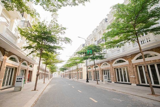 Hình ảnh 2,4 tỷ cho lô đất nền Icon Central có sổ hồng