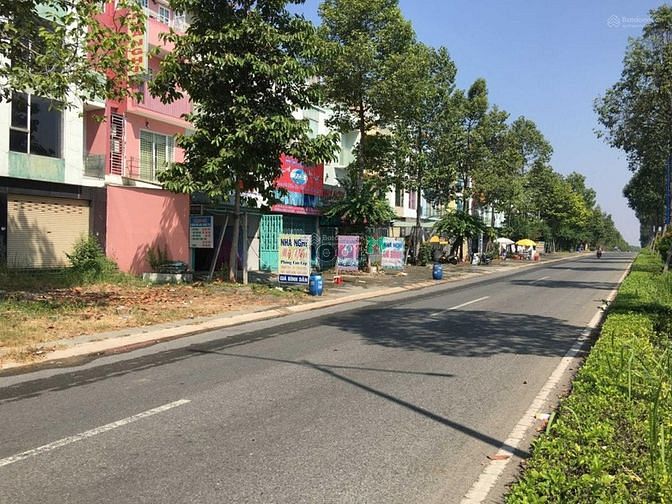 Hình ảnh Tôi cần bán 450m2 đất sát QL 13 + ngay chợ, KCN giá 890tr.