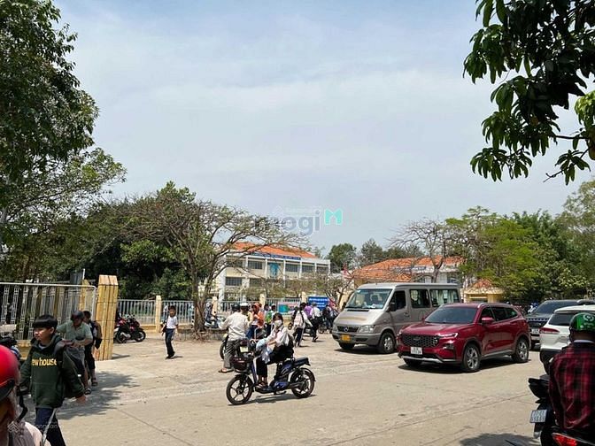 Hình ảnh Tôi cần bán 450m2 đất sát QL 13 + ngay chợ, KCN giá 890tr.