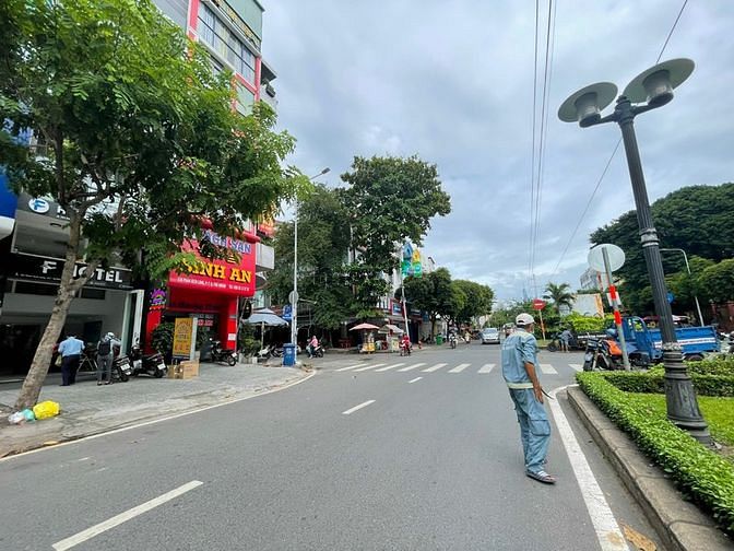 Hình ảnh Cho thuê nhà mt Phan Xích Long p2 q Phú Nhuận .