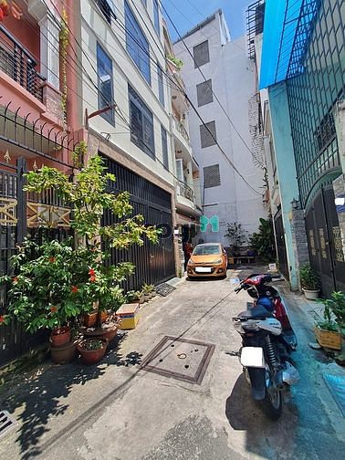 Hình ảnh Nhà 3 tầng 33m2 hẻm 1 sẹc, gần tòa nhà E-Town Cộng Hòa, 2 PN – 2 WC