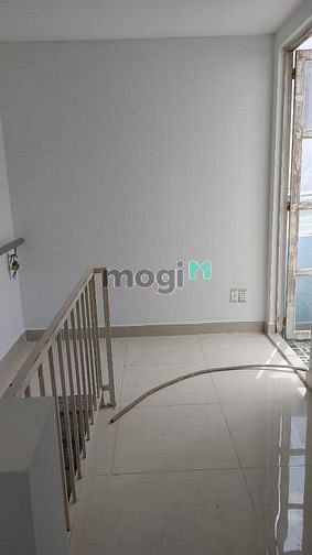 Hình ảnh Nhà 3 tầng 33m2 hẻm 1 sẹc, gần tòa nhà E-Town Cộng Hòa, 2 PN – 2 WC