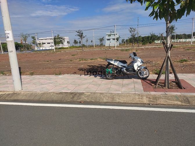 Hình ảnh Đất Đức Hòa sát bên KDL Phước Lộc Thọ đường ĐT824