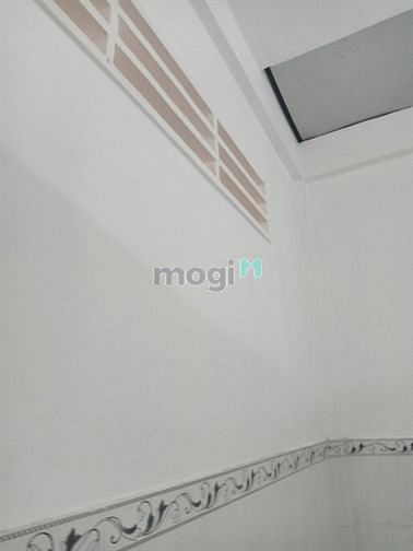 Hình ảnh Kẹt tiền bán gấp nhà cấp 4 kiêng cố, hẻm thông
