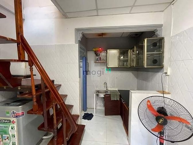 Hình ảnh 3 Tầng 2pn 2wc dt: 3x5 Quận 3, 2ty4