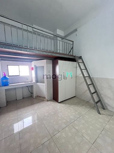 Hình ảnh Phòng gác lửng cửa sổ thoáng mát Tên lửa 25m2 gần bến xe miền tây