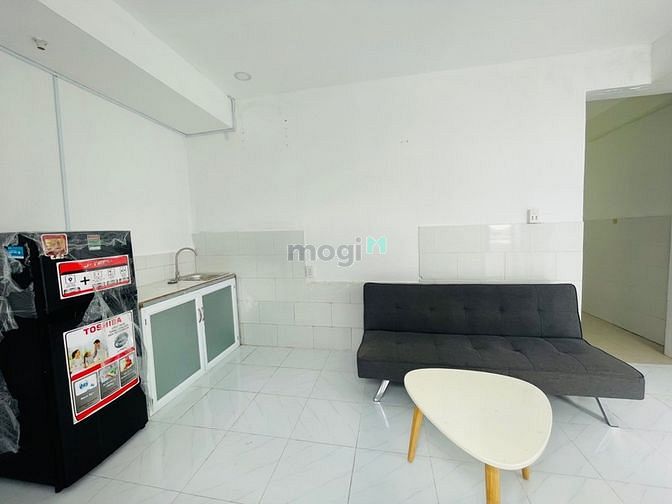 Hình ảnh CHDV cửa sổ lớn ngay chợ Phạm Văn Bạch