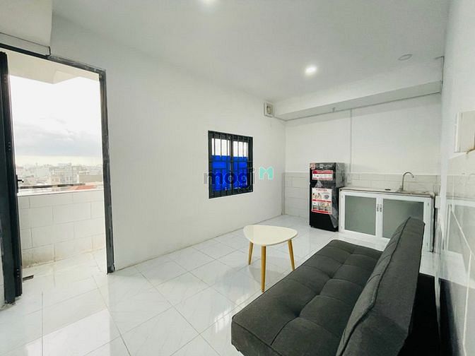 Hình ảnh CHDV cửa sổ lớn ngay chợ Phạm Văn Bạch