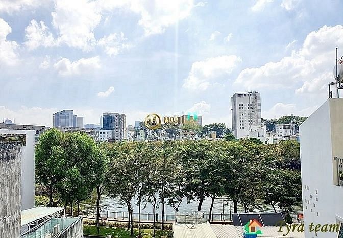Hình ảnh Siêu Phẩm CH balcon view sông ngay khu Phan Xích Long
