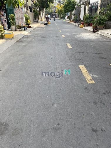 Hình ảnh Nhà hẻm 12m 1 Trệt 2 Lầu 4PN Dương Quảng Hàm